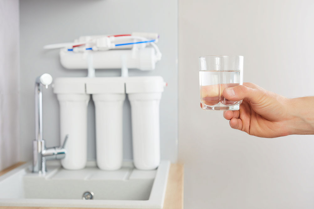 Conoce los beneficios del agua filtrada por ósmosis inversa