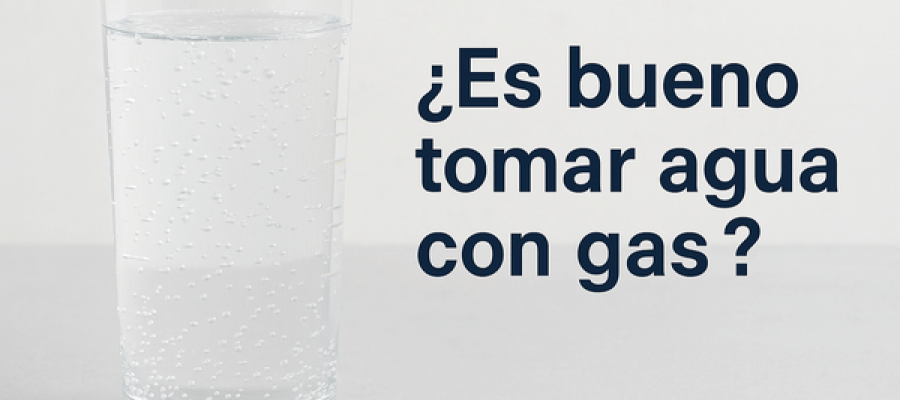 es bueno tomar agua con gas